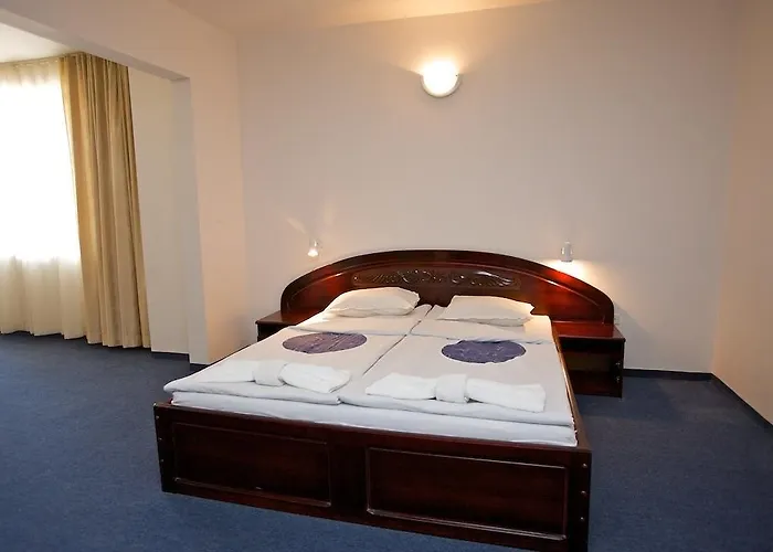 Hotel семеен елена палас