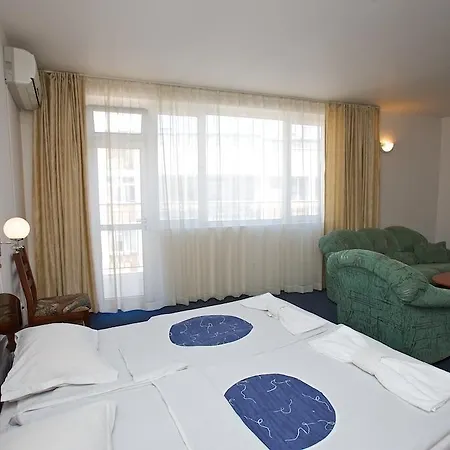 Хотел семеен елена палас