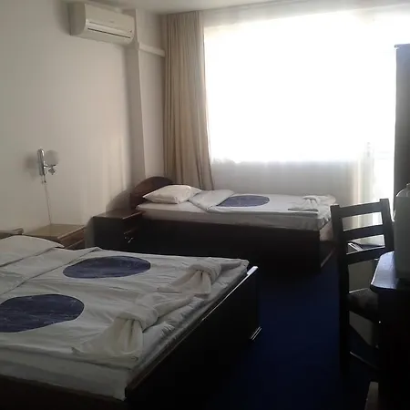 Хотел семеен елена палас Несебър