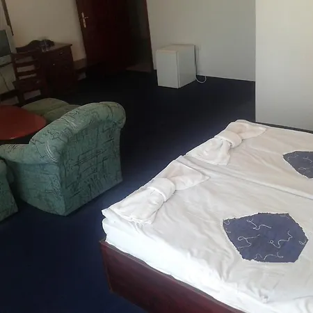 семеен елена палас Хотел