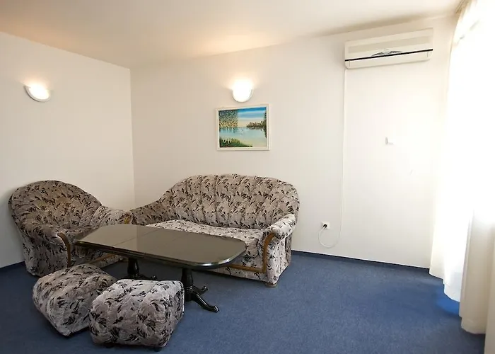 семеен елена палас Szálloda 2*