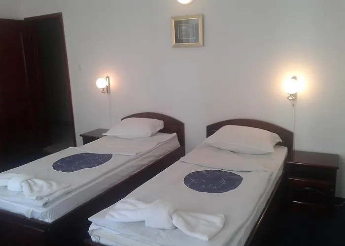 Szálloda семеен елена палас 2*